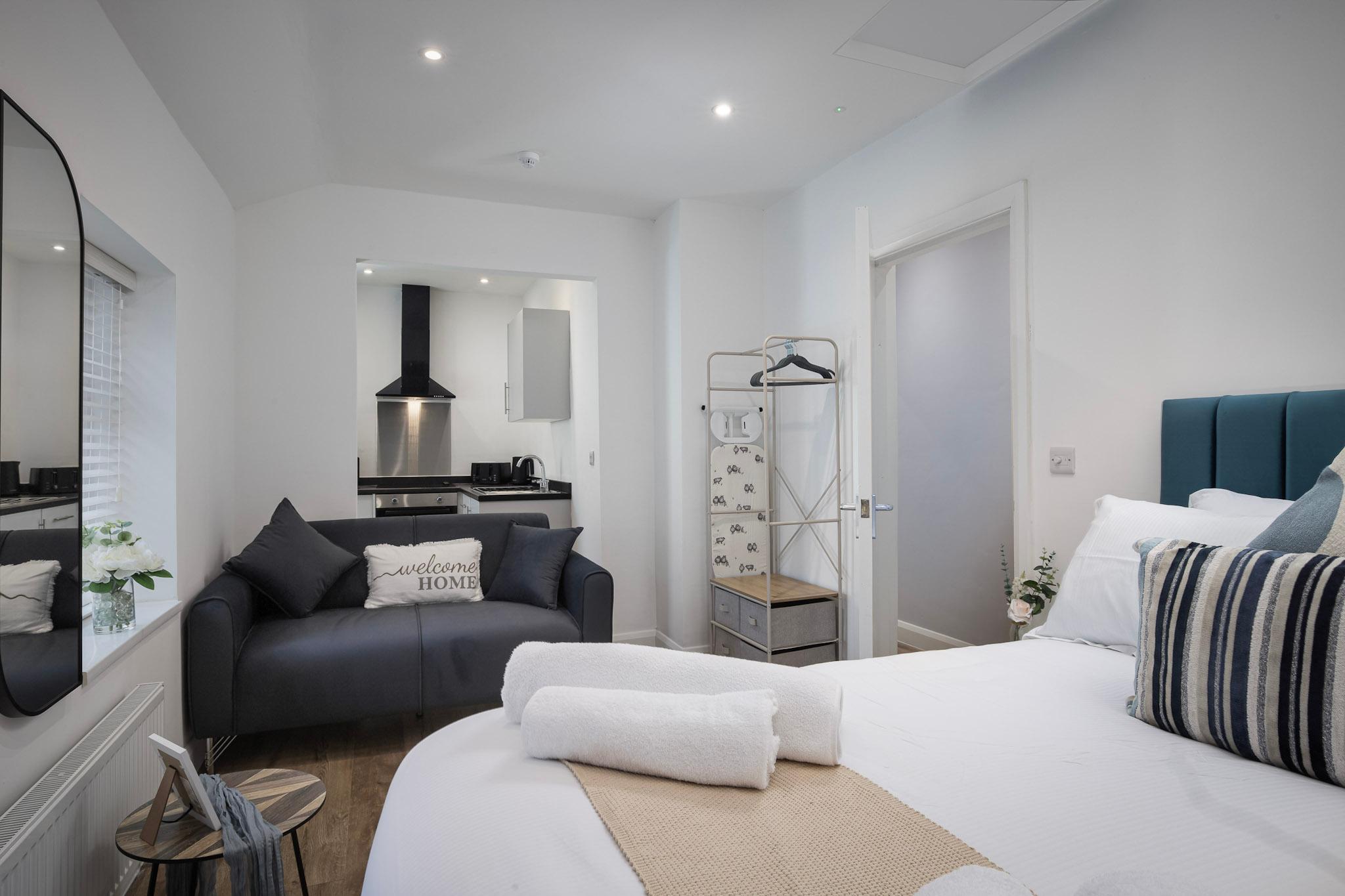 Modern 1-Bedroom with Sofa Bed | Central Blackpool5