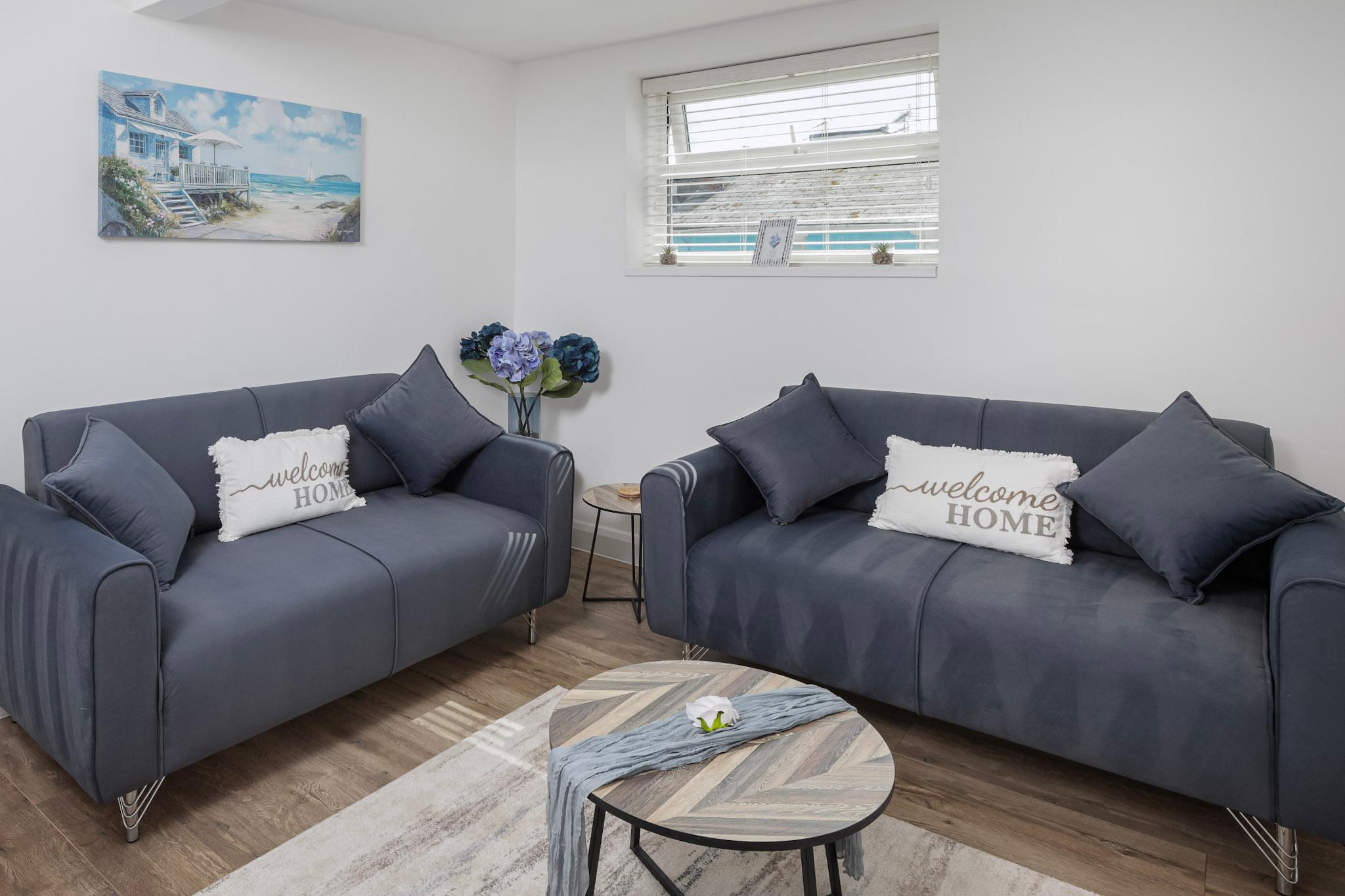5 Apartments | 18 Guests | Entire Building Rental4